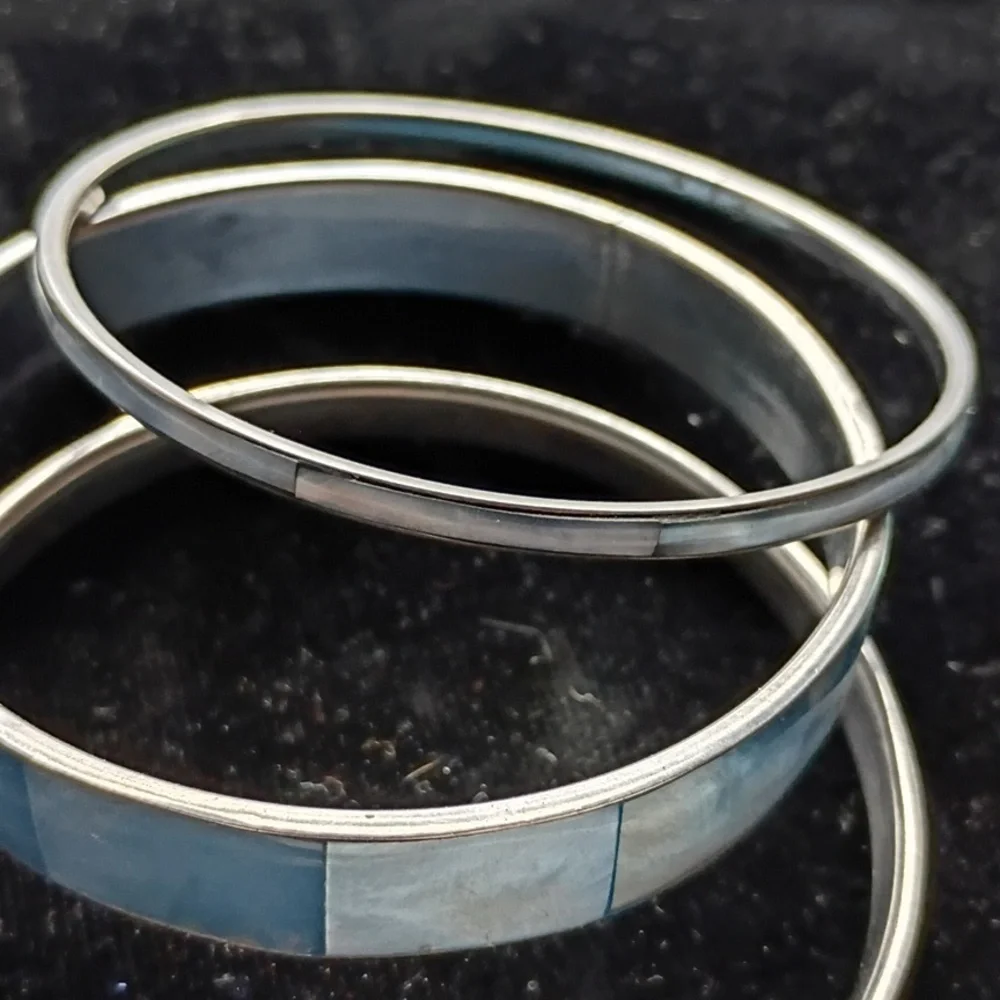 Elegant Silver Tone Bangle Set Of Three